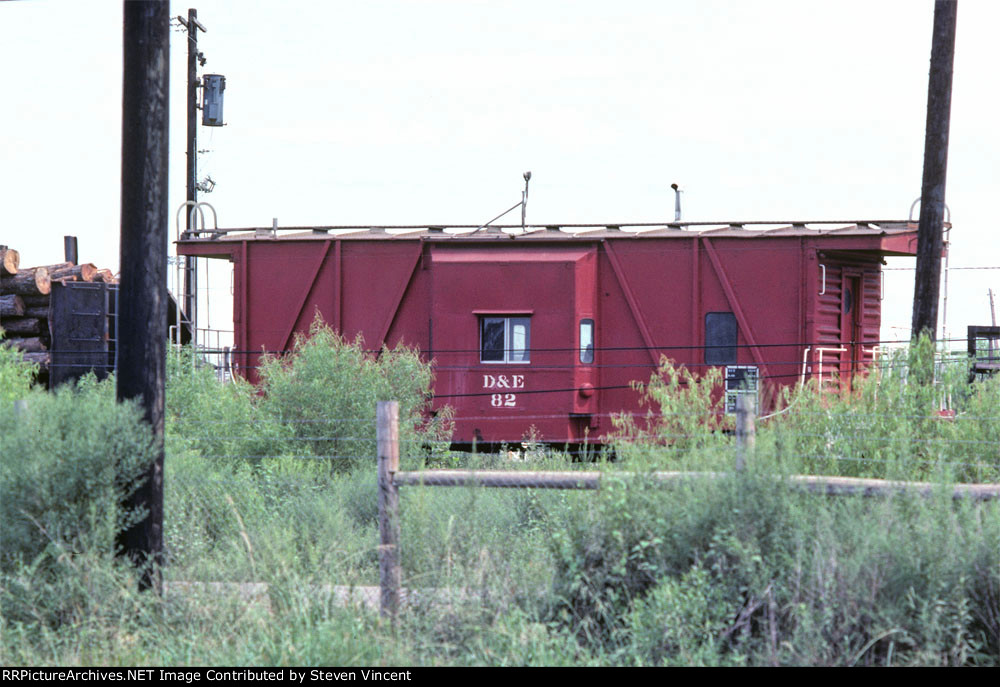 De Queen & Eastern bay window caboose #82